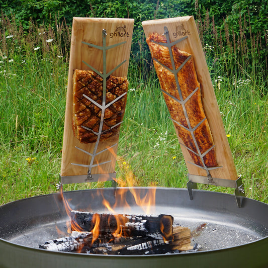 Premium Flammlachsbrett mit Halterung aus Edelstahl für herrlichen Flammlachs Zedernholz