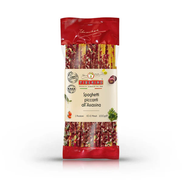 Scharfe Spaghetti mit Assassina alla Barese, kochenfertige italienische Pasta One Pot