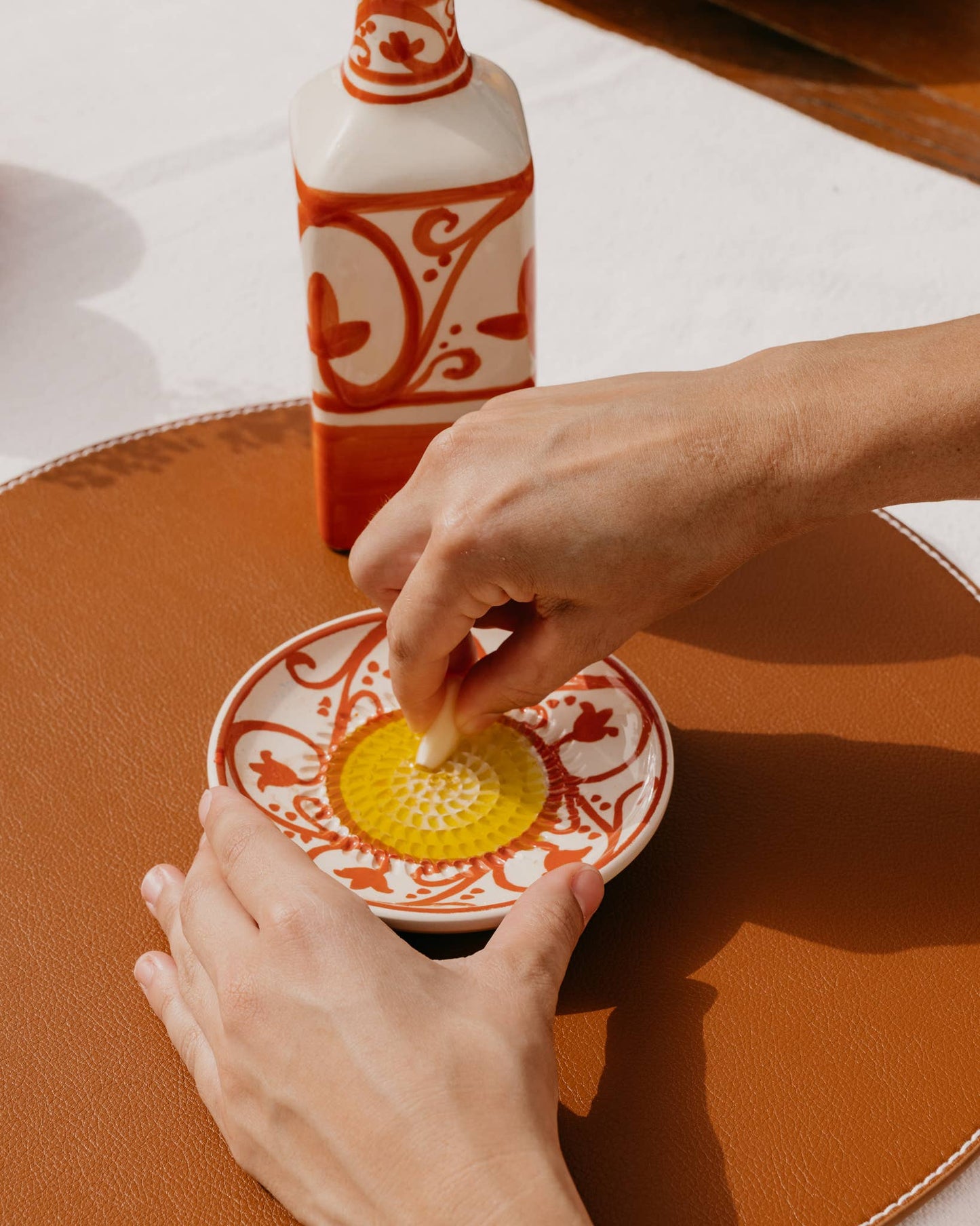 Keramikreibe "Azahara" 12cm für Knoblauch, Ingwer & Gewürze Orange & Beige