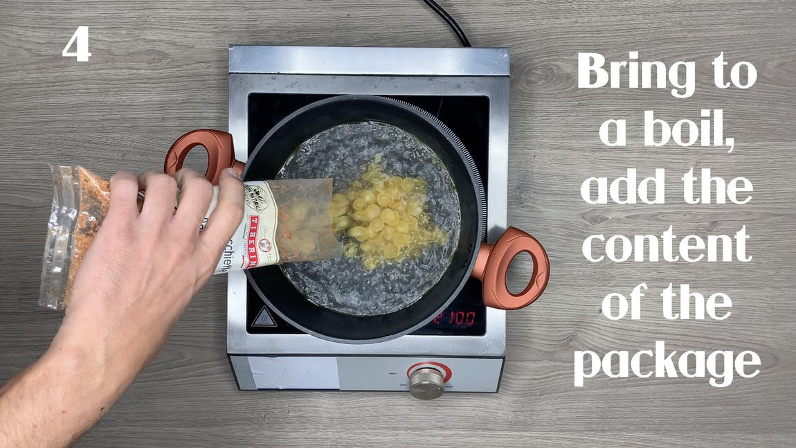 Orecchiette mit veganer Bolognese-Sauce, kochfertige italienische Pasta - One Pot