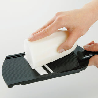 Keramik Julienne Hobel, schwarz