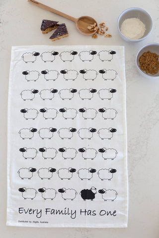 Geschirrtuch „Every Family Has One“ Black Sheep Baumwolle 74cm x 47cm