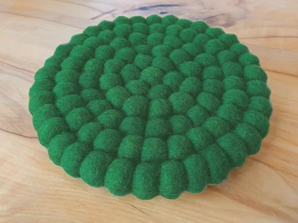 Topfuntersetzer 18 cm rund Filzkugel moosgrün