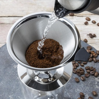 Kaffeefilter Größe 4 aus Edelstahl mit Bürste
