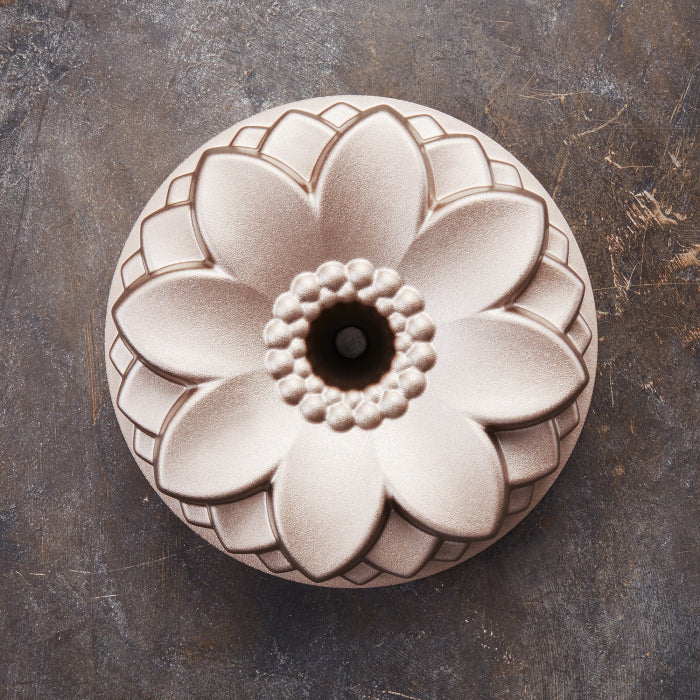 Contoura | Flora | 22 cm Höhe 9,5 cm Aluguss mit Antihaftbeschichtung