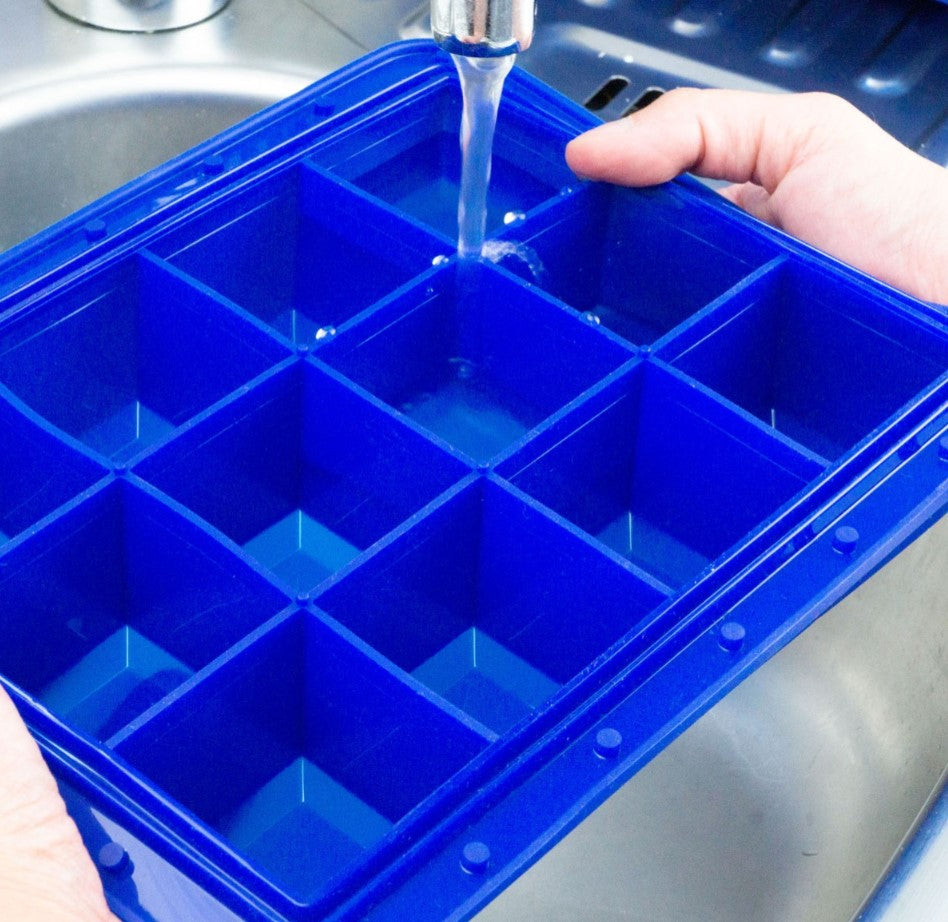 Eisformer Arctic Würfel 5cm blau mit transparentem Deckel