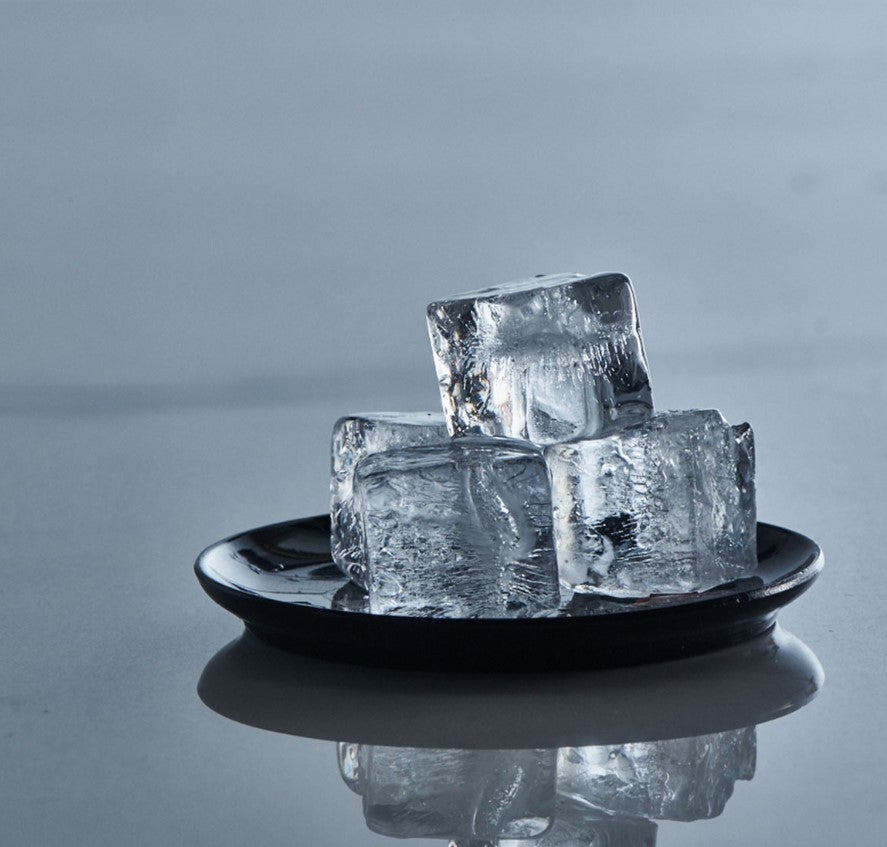 ICE FORMER Würfel 2cm schwarz Eiswürfelform mit Deckel