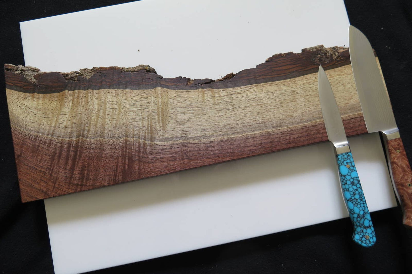 Magnetmesserhalter Live Edge Walnuss mit Rinde verschiedene Längen