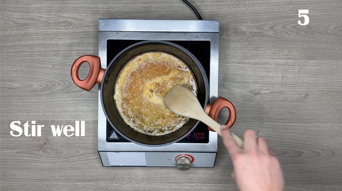 Orecchiette mit veganer Bolognese-Sauce, kochfertige italienische Pasta - One Pot